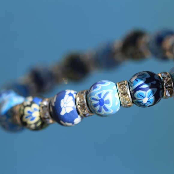 Blue Floral Beads Bracelet - Picture 2 of 5